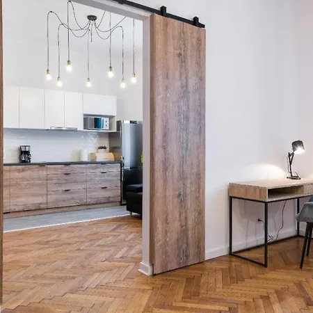 Apartment Fancy With Lift And A/c