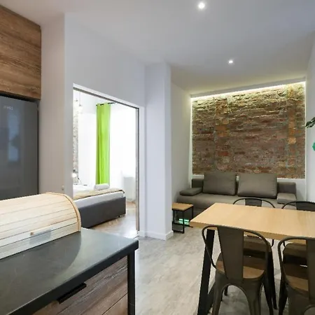 Fancy With Lift And A/c Apartament