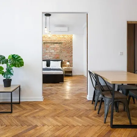 Apartment Fancy With Lift And A/c *