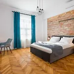 Fancy With Lift And A/c Appartement *